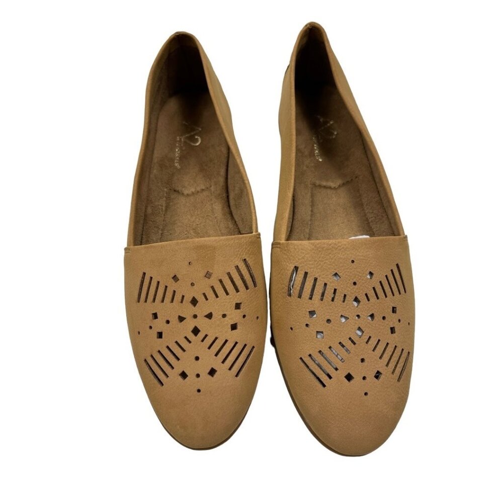 A2 By Aerosols Tan Trend Right Slip-On Comfort Shoe Ballet Flat Cutouts Size 8